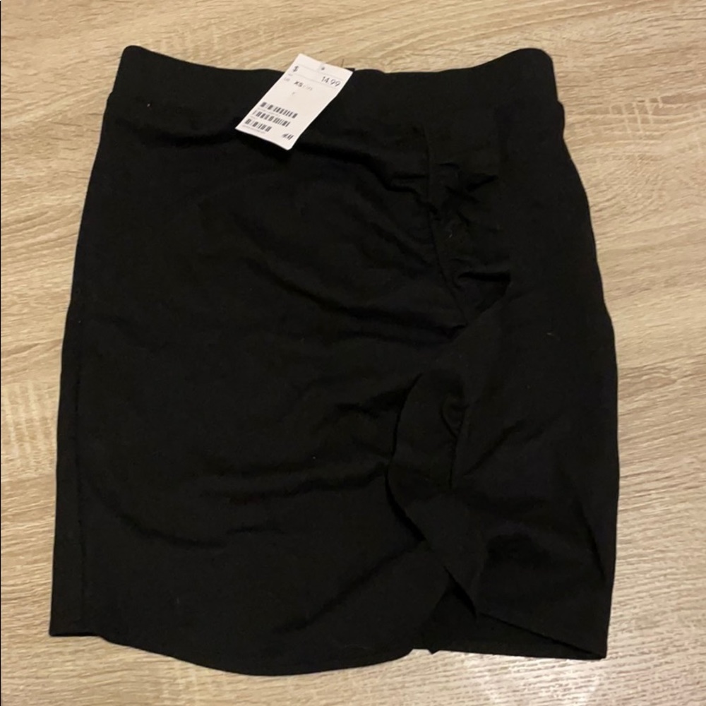 NWT H&M black mini skirt with ruffled side